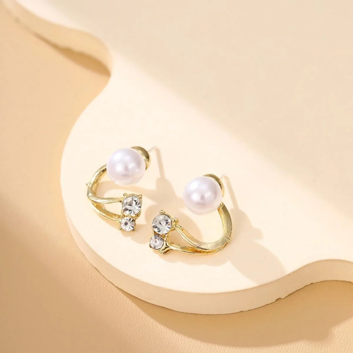 Aretes bañados en Oro con Perlas
