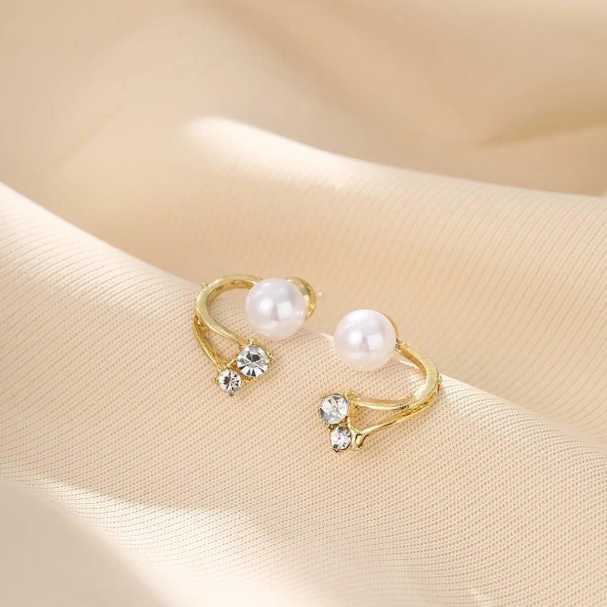 Aretes bañados en Oro con Perlas