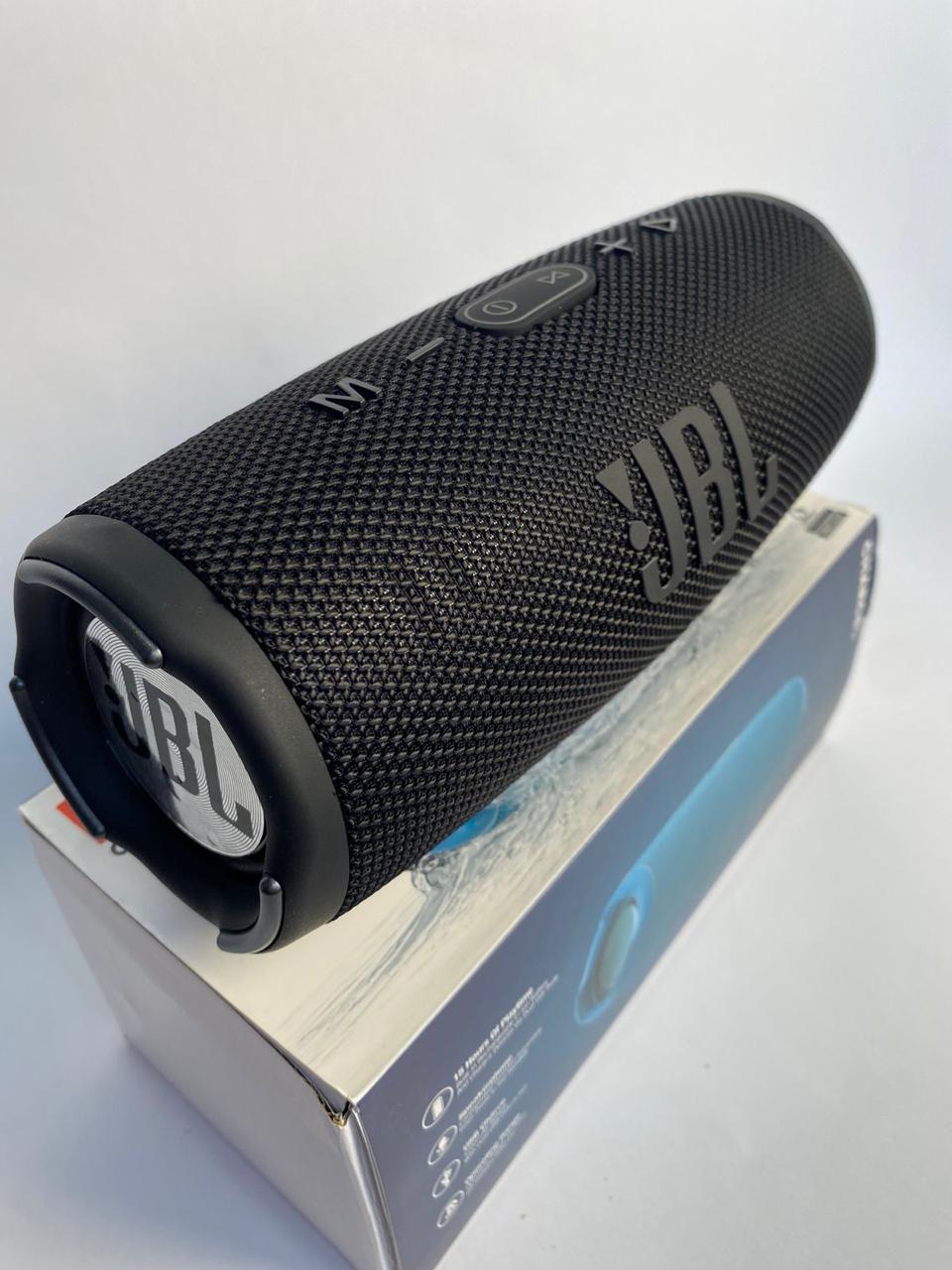 Parlante JBL Charge 5 + Regalo